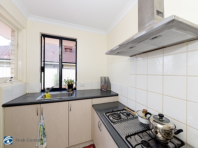 6 Barwon Turn, Hammond Park WA 6164