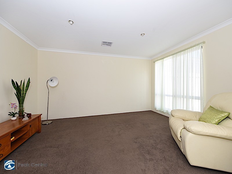 6 Barwon Turn, Hammond Park WA 6164