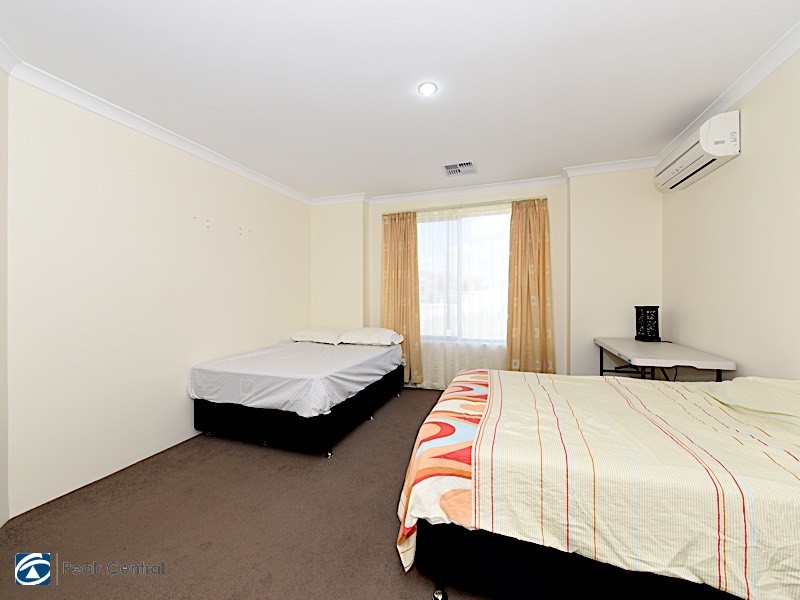 6 Barwon Turn, Hammond Park WA 6164