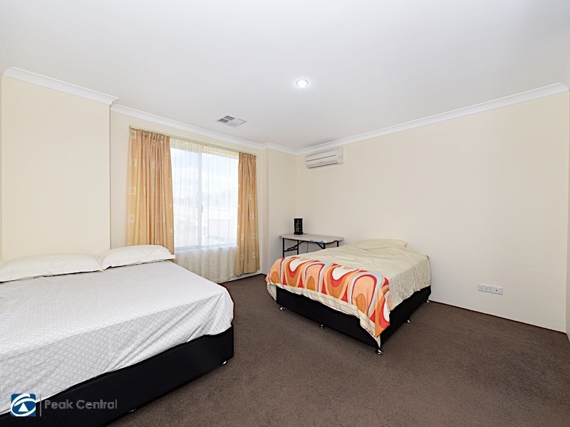 6 Barwon Turn, Hammond Park WA 6164