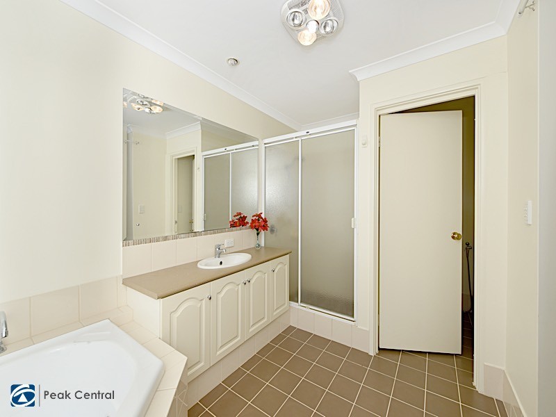 6 Barwon Turn, Hammond Park WA 6164