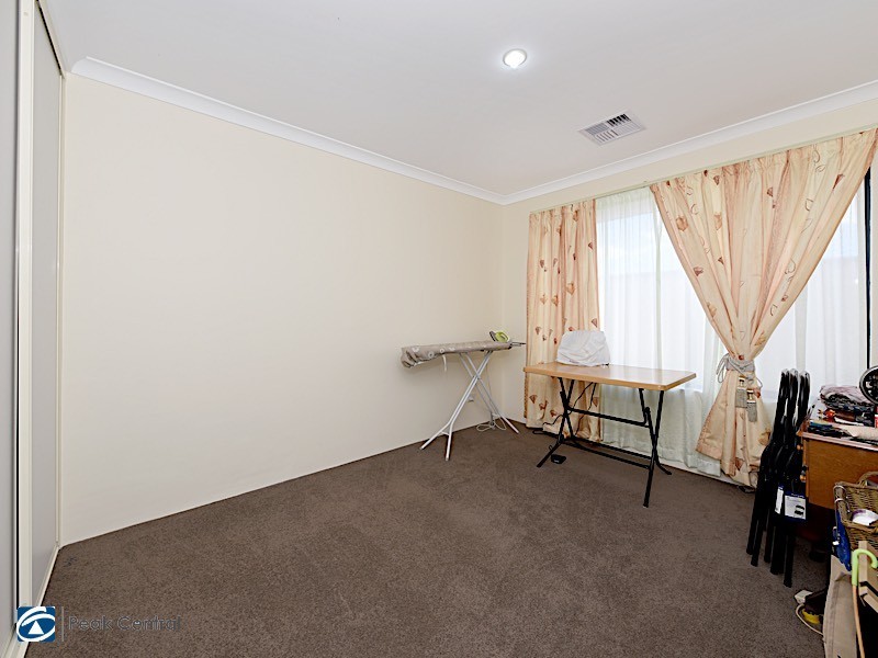 6 Barwon Turn, Hammond Park WA 6164