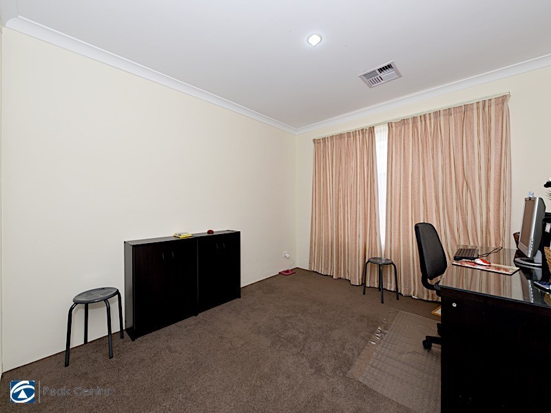 6 Barwon Turn, Hammond Park WA 6164