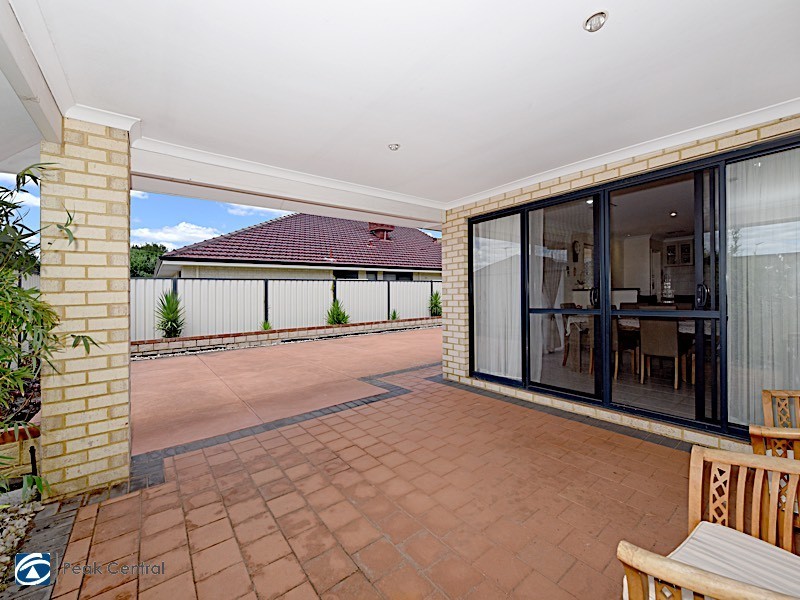 6 Barwon Turn, Hammond Park WA 6164