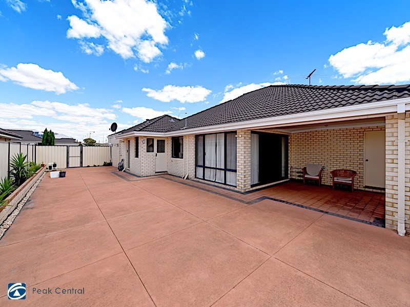 6 Barwon Turn, Hammond Park WA 6164