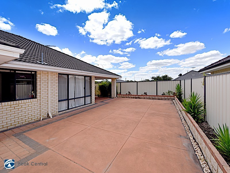 6 Barwon Turn, Hammond Park WA 6164