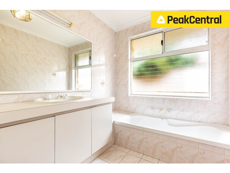 5 Millcroft Elbow, Jandakot WA 6164