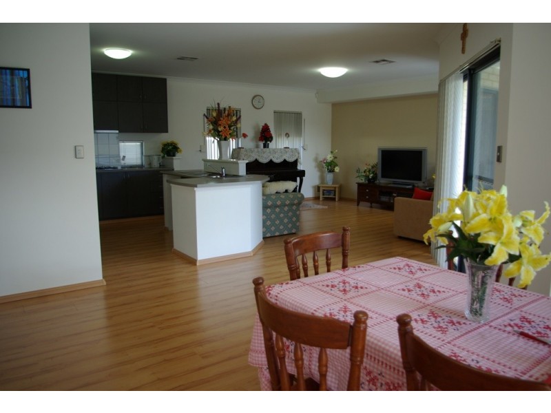 1C Sheringham Bend, Success WA 6164