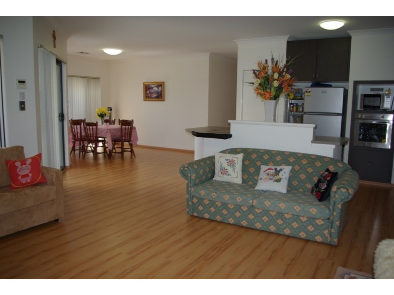 1C Sheringham Bend, Success WA 6164