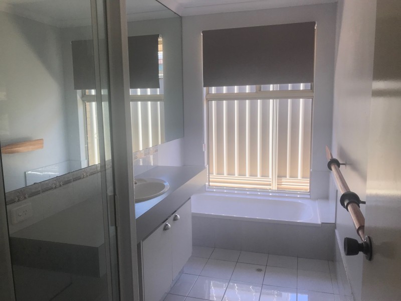 4 Daley Close, Atwell WA 6164