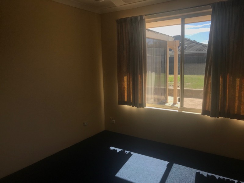 4 Daley Close, Atwell WA 6164