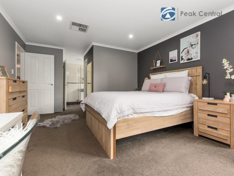 14 Rutherford Entrance, Success WA 6164