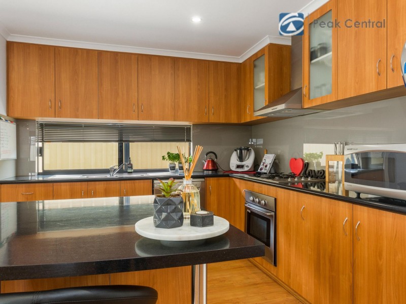 14 Rutherford Entrance, Success WA 6164