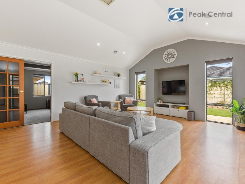 14 Rutherford Entrance, Success WA 6164