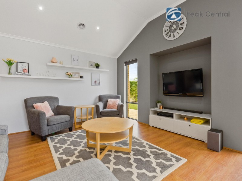 14 Rutherford Entrance, Success WA 6164