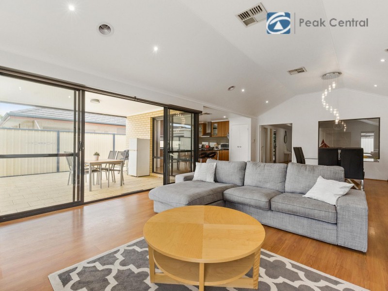 14 Rutherford Entrance, Success WA 6164