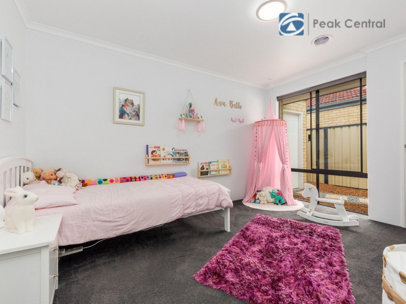 14 Rutherford Entrance, Success WA 6164