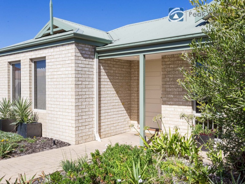 19 Sweetwater Bend, Success WA 6164