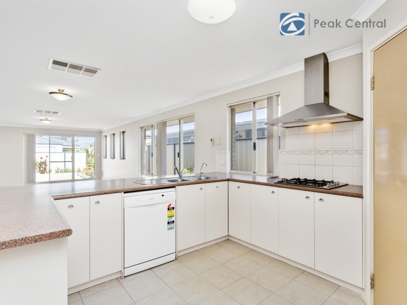 19 Sweetwater Bend, Success WA 6164