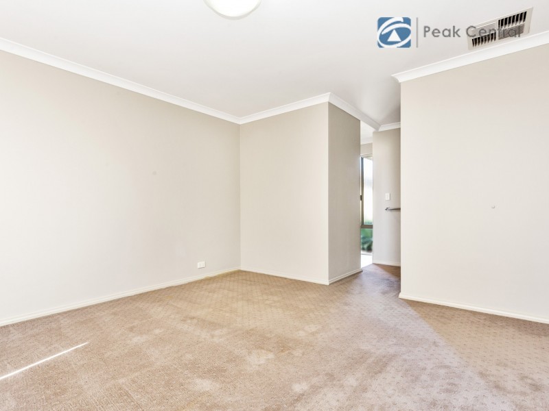 19 Sweetwater Bend, Success WA 6164