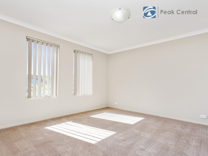 19 Sweetwater Bend, Success WA 6164