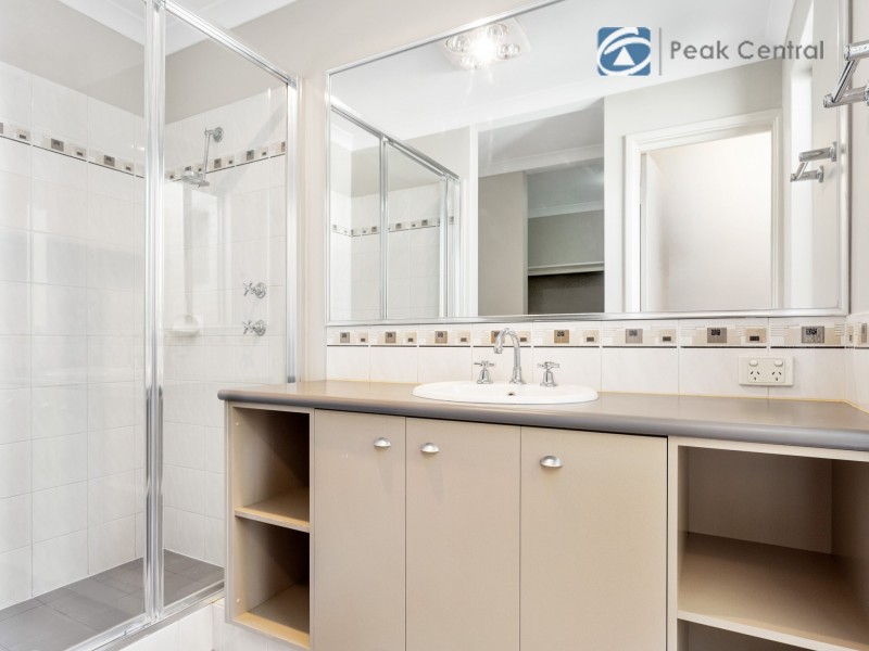 19 Sweetwater Bend, Success WA 6164