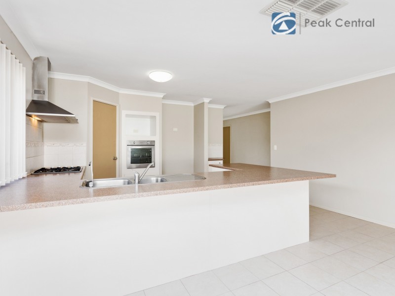 19 Sweetwater Bend, Success WA 6164