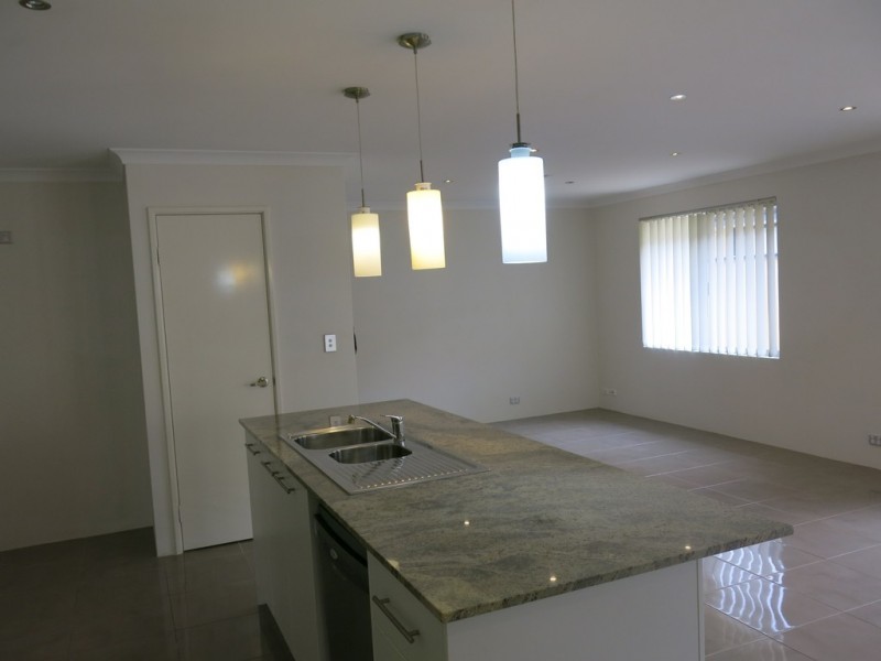 25 Rutherford Entrance, Success WA 6164