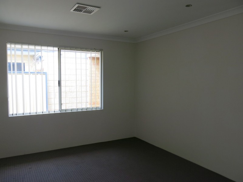 25 Rutherford Entrance, Success WA 6164