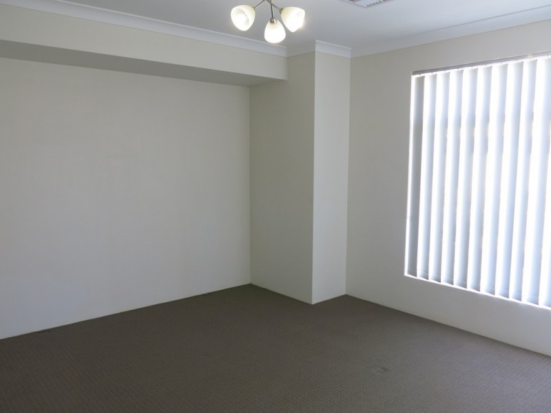 25 Rutherford Entrance, Success WA 6164