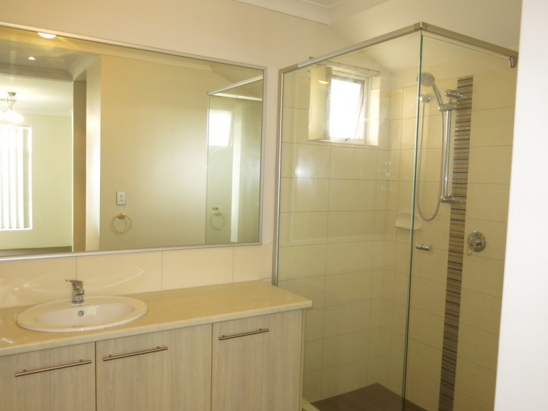 25 Rutherford Entrance, Success WA 6164