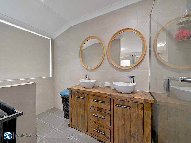 19 Minyon Circuit, Atwell WA 6164