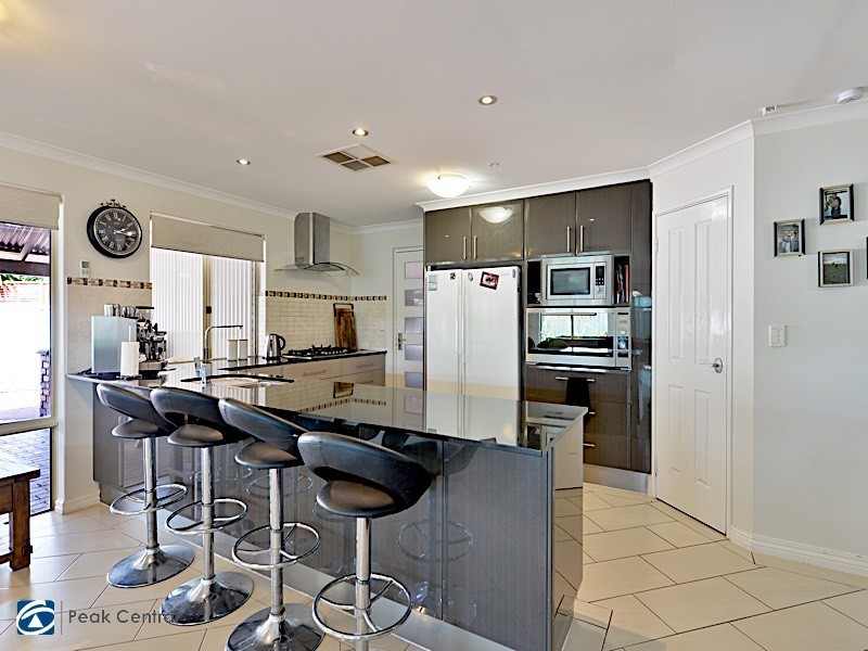 19 Minyon Circuit, Atwell WA 6164