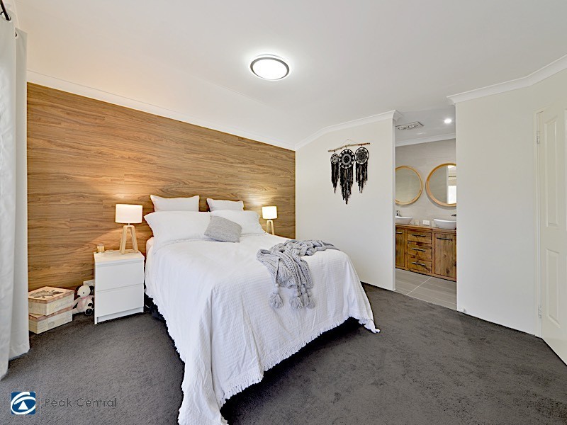 19 Minyon Circuit, Atwell WA 6164