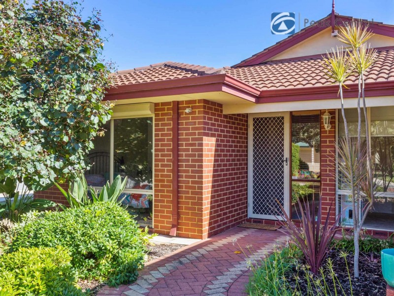 13 Jenniphur Court, Atwell WA 6164