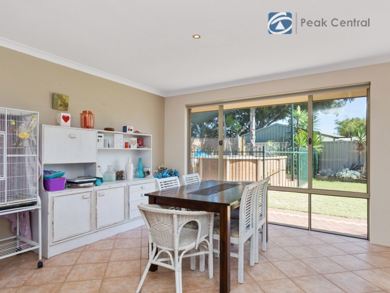 13 Jenniphur Court, Atwell WA 6164