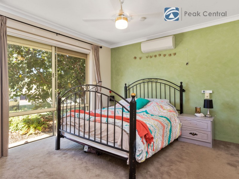 13 Jenniphur Court, Atwell WA 6164