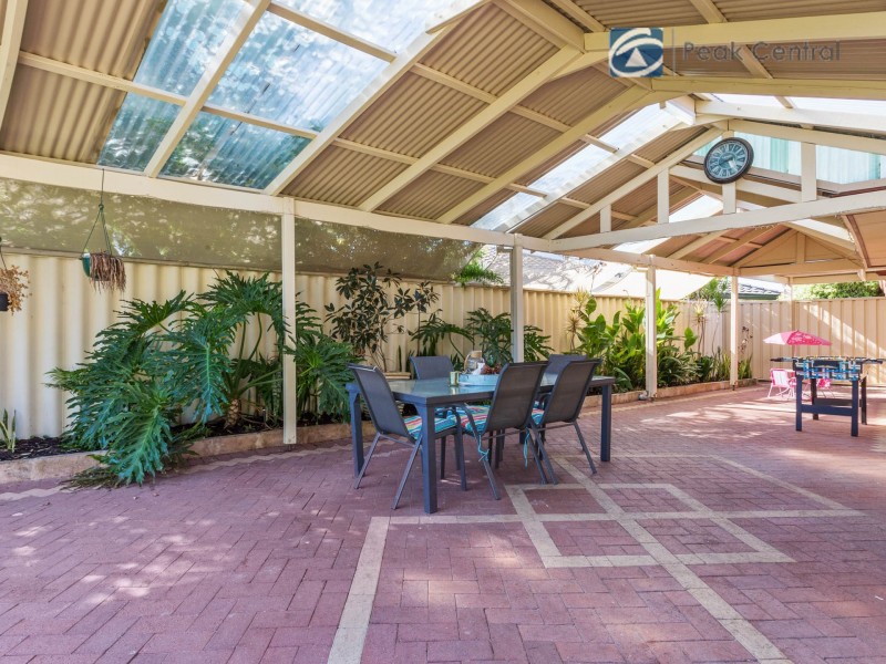 13 Jenniphur Court, Atwell WA 6164