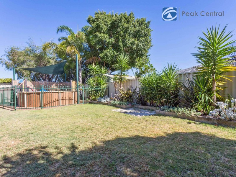 13 Jenniphur Court, Atwell WA 6164