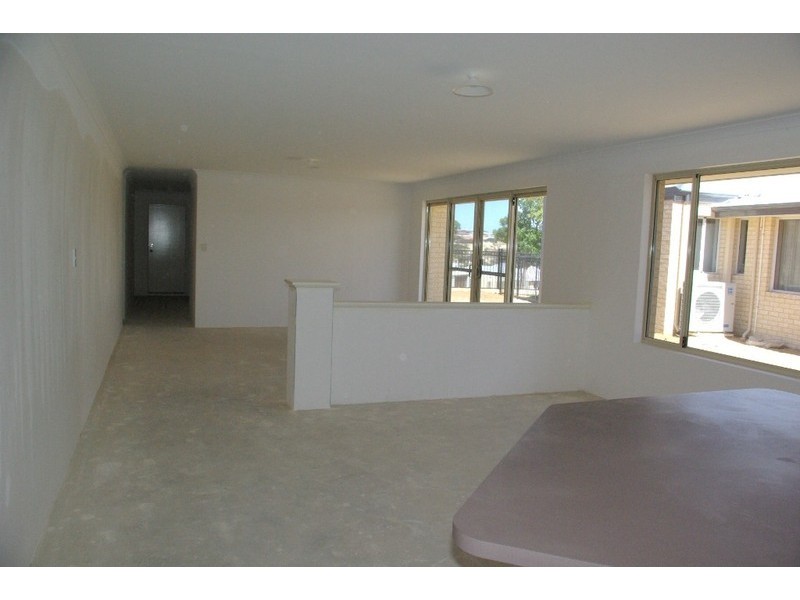 2 Fareham Crescent, Wellard WA 6170