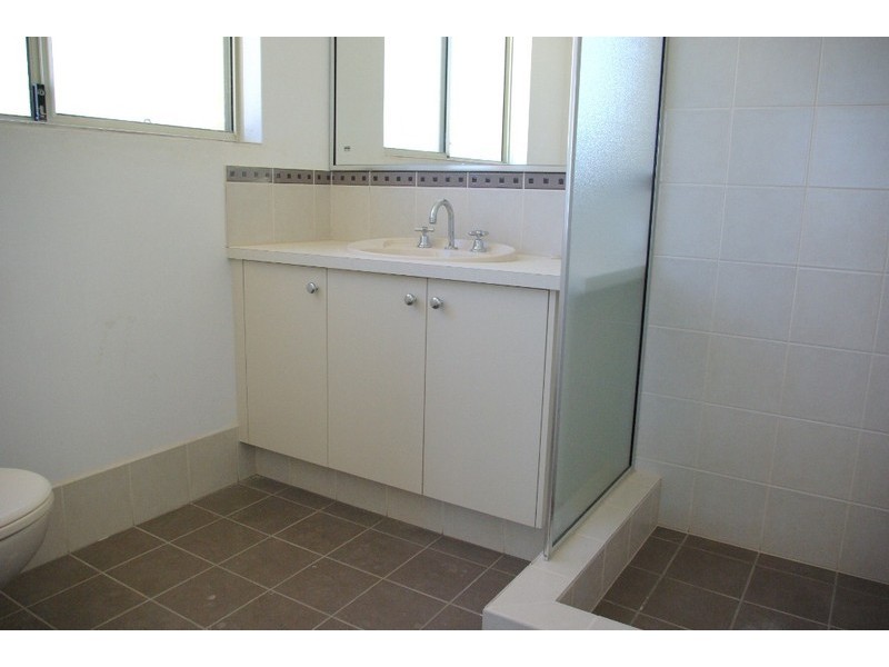 2 Fareham Crescent, Wellard WA 6170