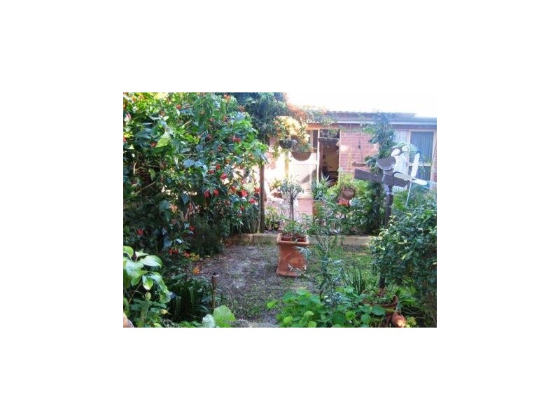 28 Redwood Crescent, Melville WA 6156