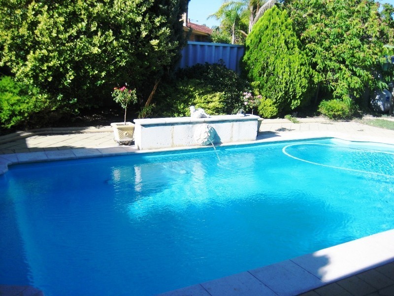 23  Knightsbridge Way, Thornlie WA 6108