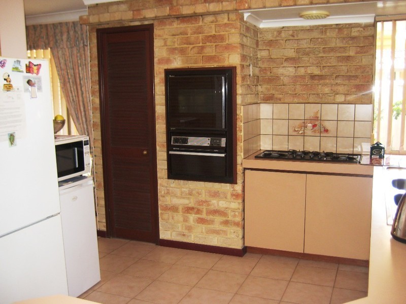 23  Knightsbridge Way, Thornlie WA 6108