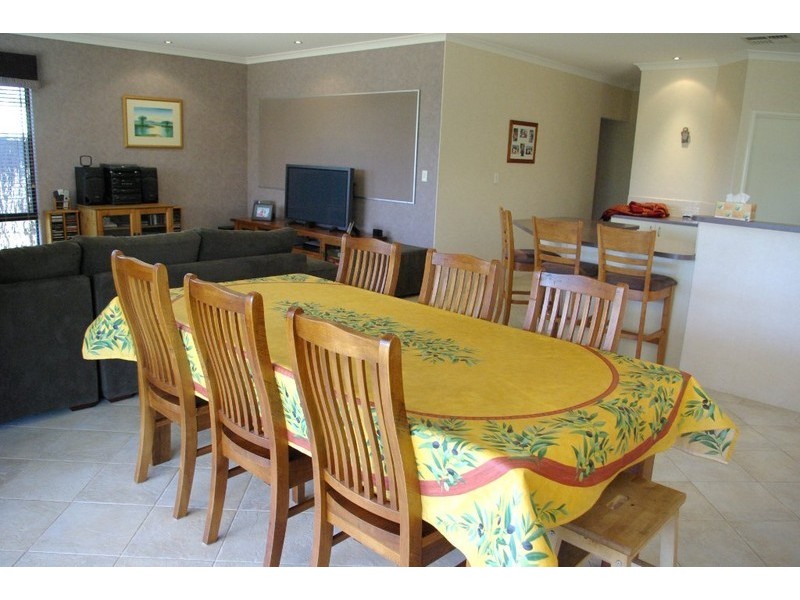 10 Harvest Lakes Blvd, Atwell WA 6164