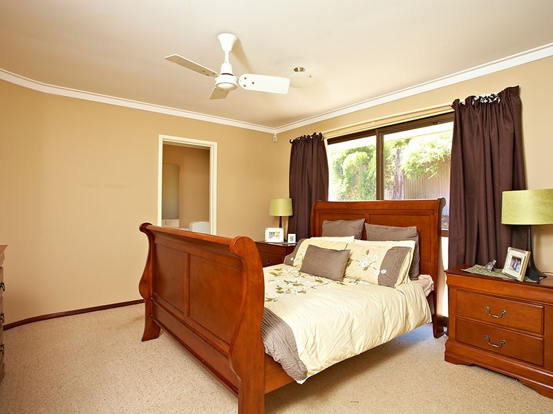 33 Needwell Street, Bibra Lake WA 6163