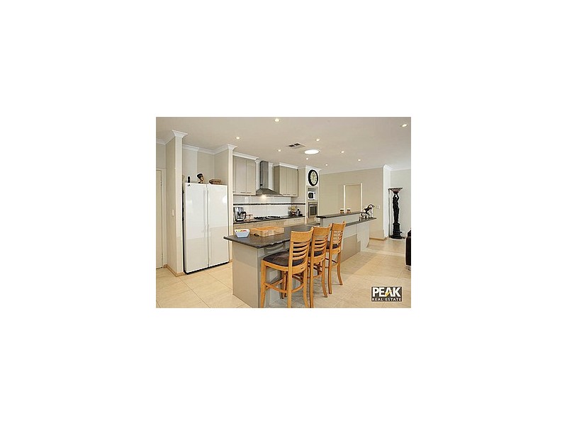 125  Aurora Drive, Atwell WA 6164