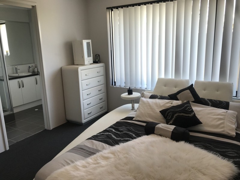 2/9 Poso Place, Atwell WA 6164