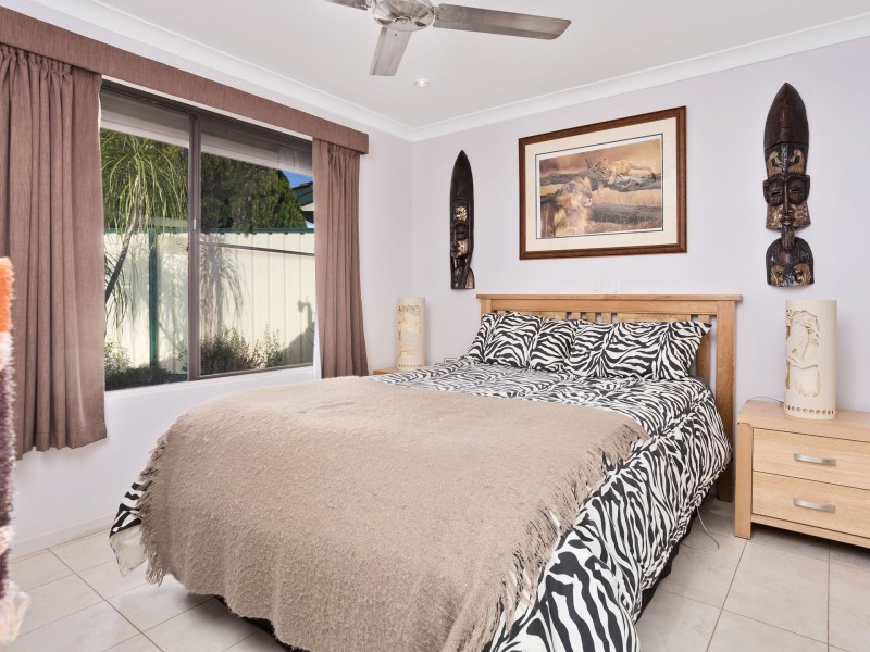 6 Waigen Place, South Lake WA 6164