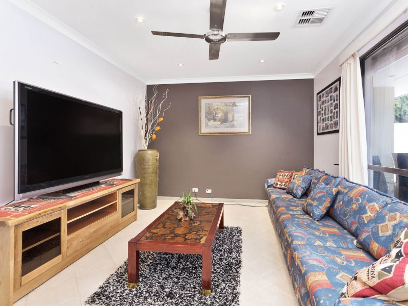 6 Waigen Place, South Lake WA 6164